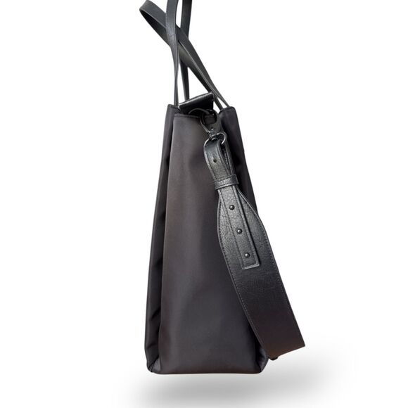 BEIS Black Commuter Tote Vegan Daily & Travel Ready Fits 13" Laptop NWT - Picture 3 of 7